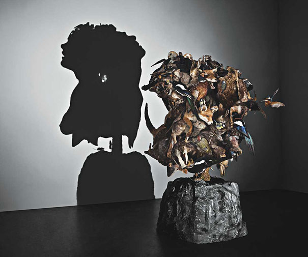Скульптуры из теней: шедевры из света и хлама покоряют мир