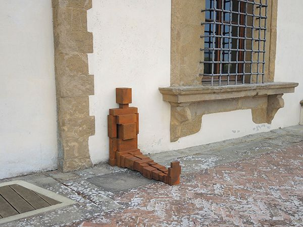 Сотня фигур Энтони Гормли оккупировала форт во Флоренции