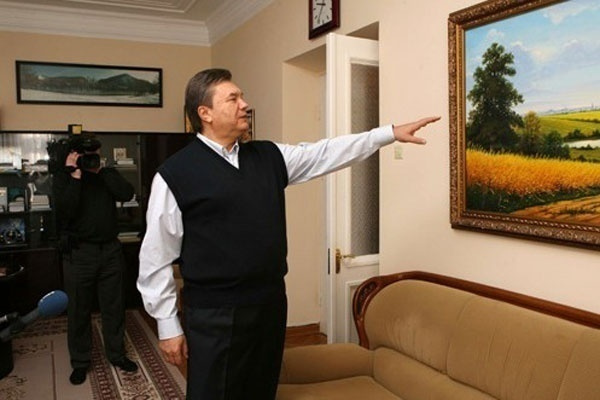 «Христос и грешница» Поленова - из бывшего поместья Януковича.