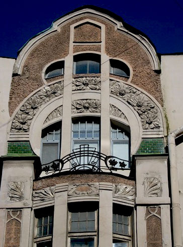 Барельефы на фасаде доходного дома К. Х. Кельдаля на Каменноостровском проспекте. Источник фото