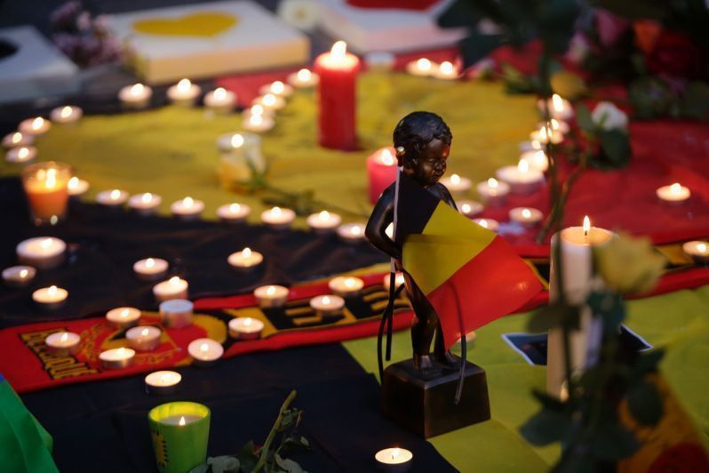«Сейте надежду, а не страх»: жители Брюсселя ответили рисунками на теракты
