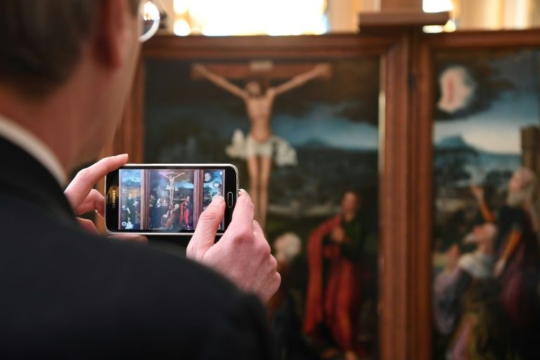 France hands back Nazi looted Joachim Patinir's painting to Jewish family