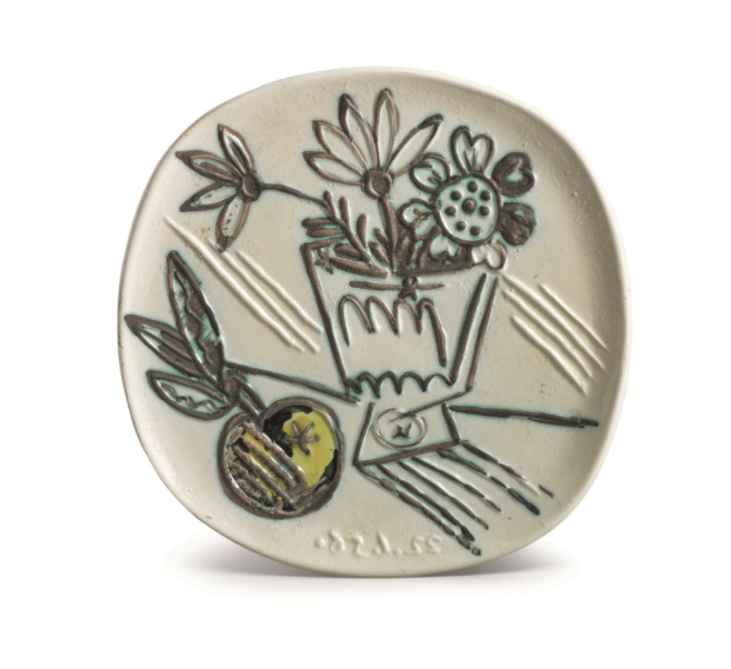 Пабло Пикассо - Тарелка с букетом и яблоком, 1956, 25×25 см: Описание ...