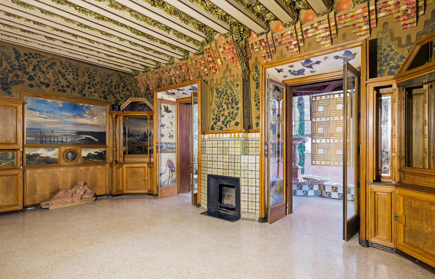 Первый дом, построенный Гауди, открыл свои двери в Барселоне в качестве музея Гауди, Винсенса, здания, также, архитектора, особняк, Vicens, Висенса, течение, первый, некоторые, стоимость, интерьеров, только, Барселоне, который, проект, музея, между, декор