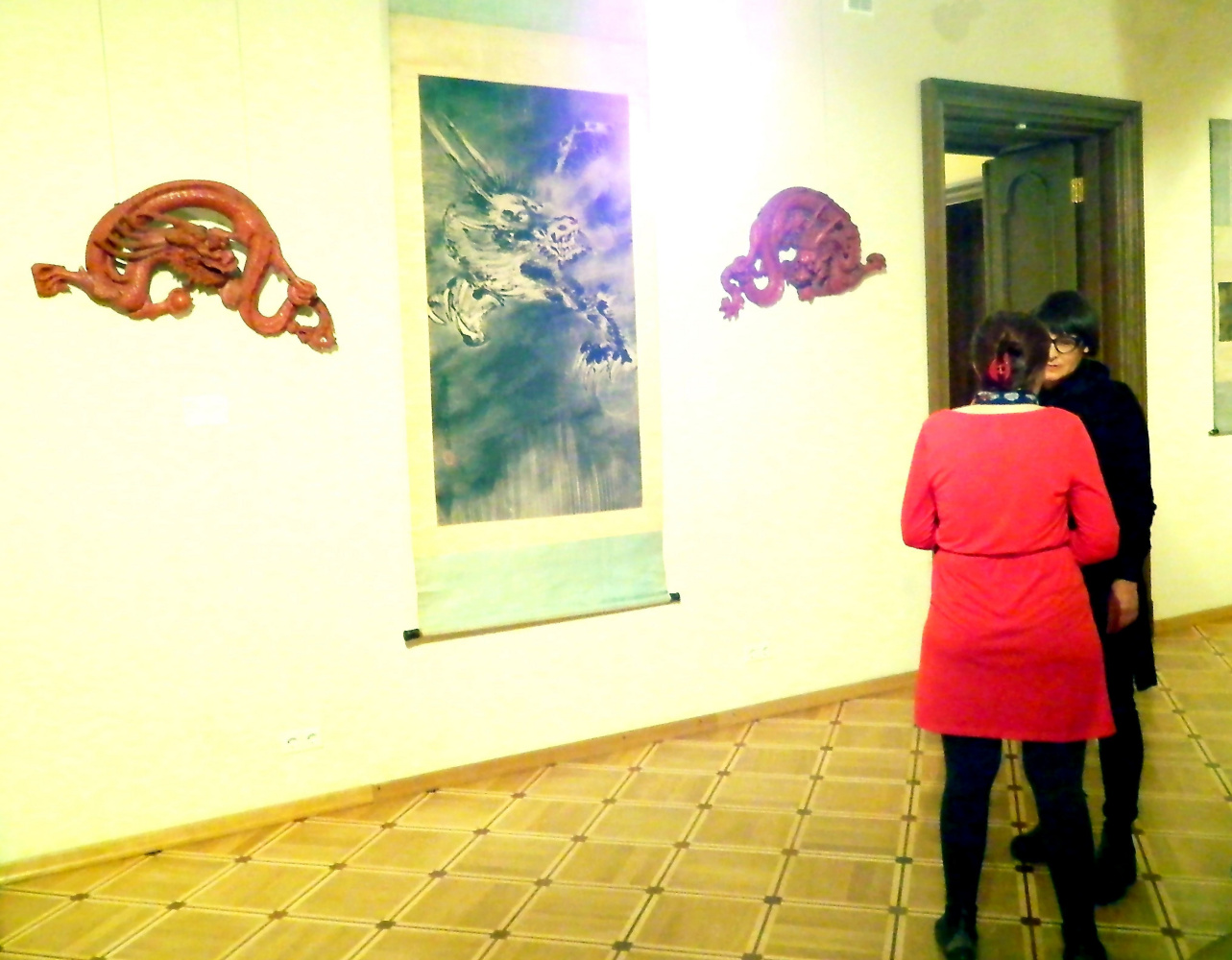 Мы желаем счастья вам! В киевском Музее Ханенко к Новому Году презентовали выставку, приносящую удачу.