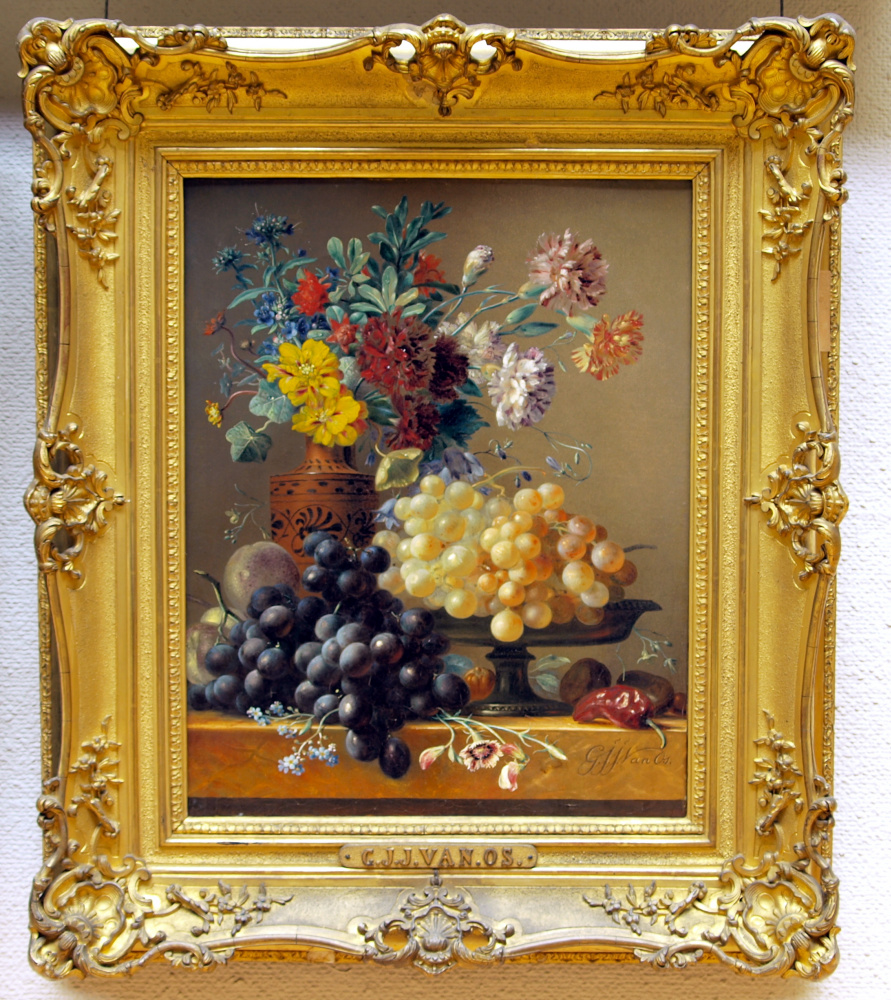Натюрморт с фруктами и цветами в греческой вазе