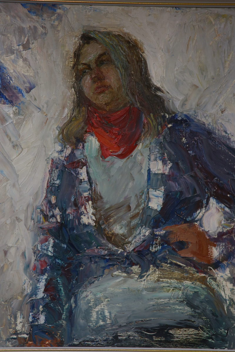 Вера Маруева. Портрет девушки в красном платке