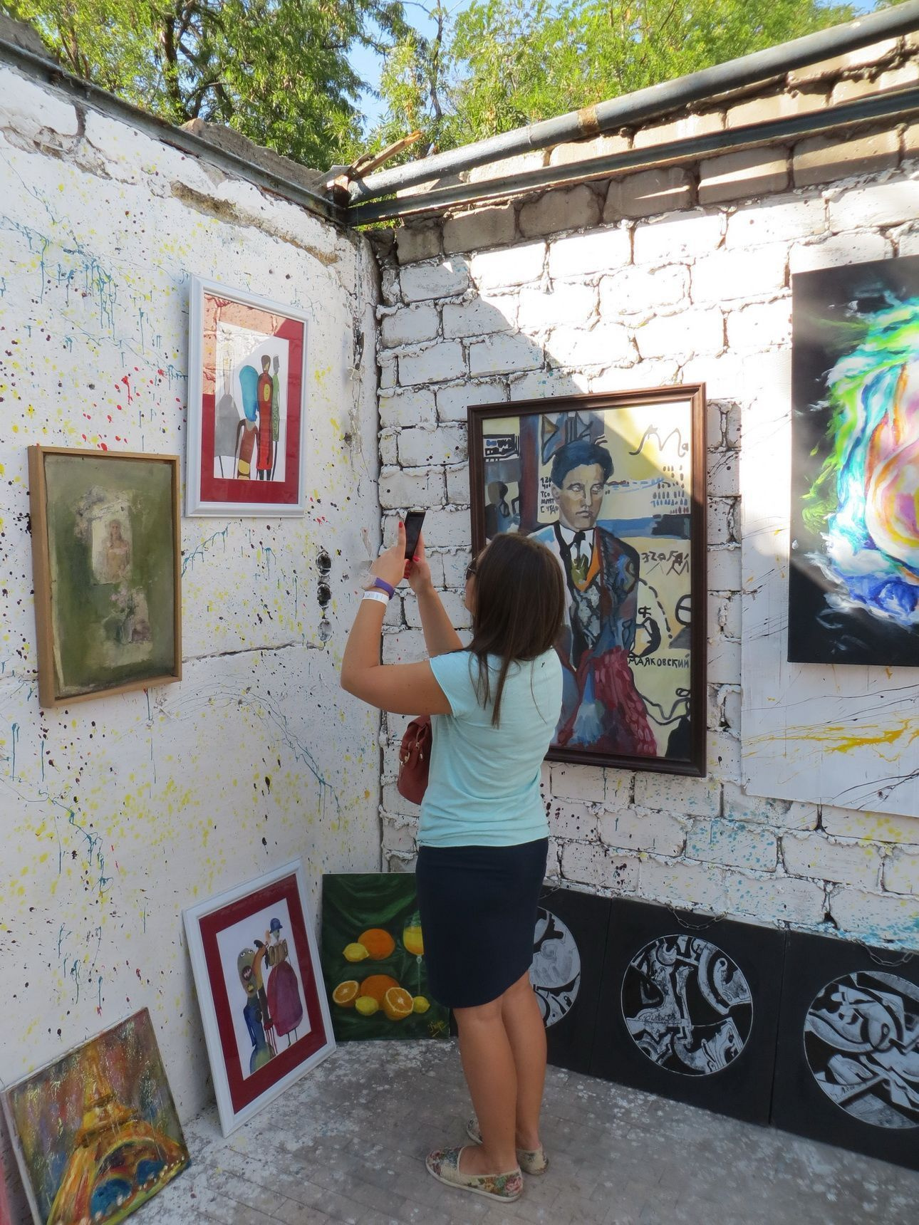 "Second hand современного искусства" в Одессе: солнце, майки, арт-пикник