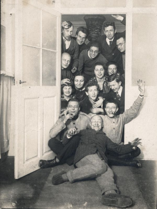 Студенты, преподаватели и гости Баухауза, 1922