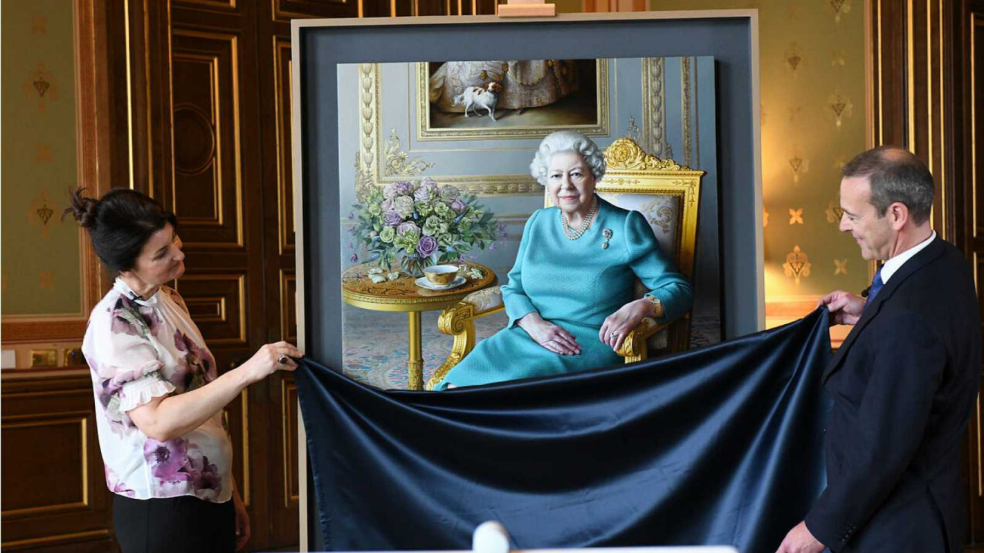 Королева Елизавета II приняла виртуальное участие в презентации собственного портрета