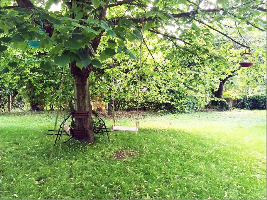 Вид, сад и интерьеры Голубого дома Моне в Живерни. Источник: airbnb. ie