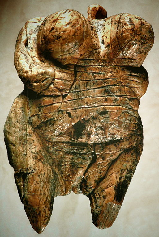 Венера из Холе-Фельс (Венера Швабская). 35-е тысячелетие до н.э. Музей первобытной культуры. г. Блау