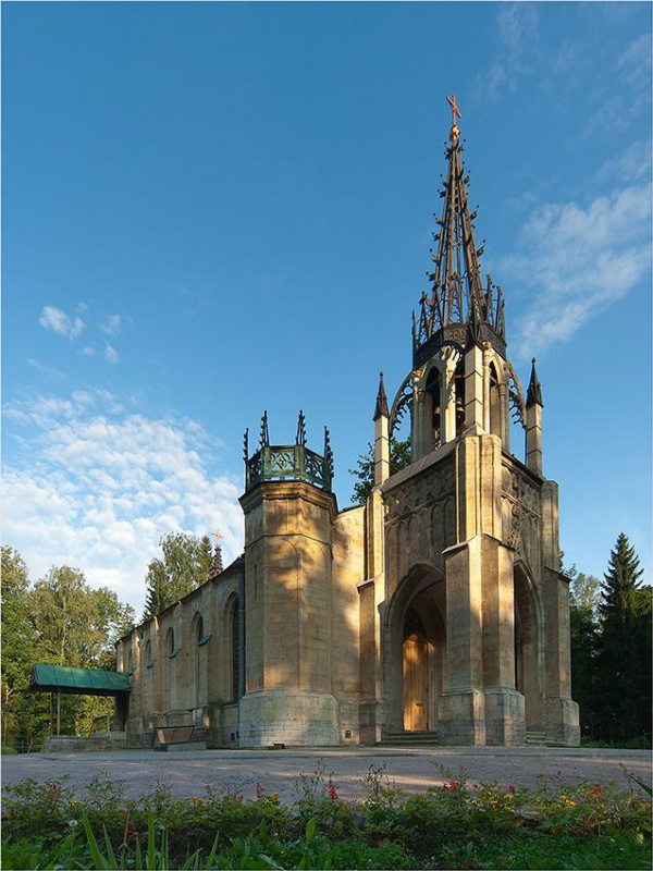Готическая церковь для графини Полье в Парголово.
