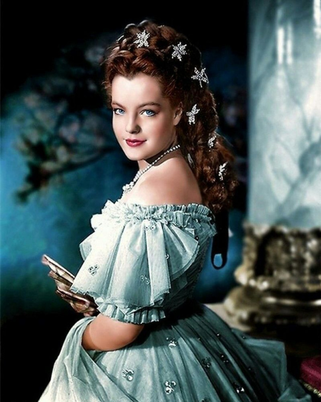 В австрийском фильме «Сисси» роль Елизаветы сыграла Роми Шнайдер. 1955 г.