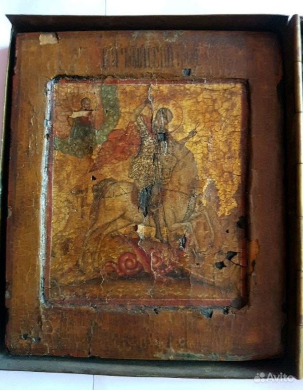 Образец искусственного кракелюра на подделке под икону 19 века.
