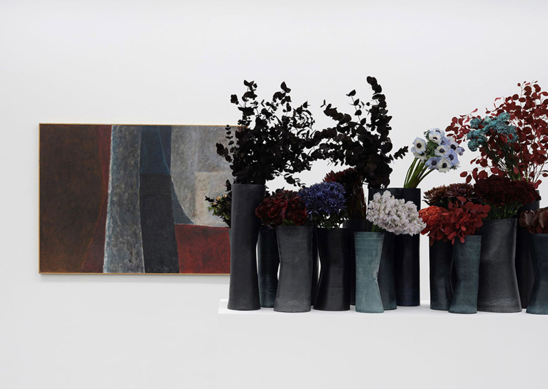 Живописные работы и цветочные композиции, составившие выставку «Цветы для искусства» 2020