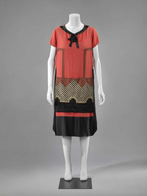 Рейксмузеум представляет роскошную коллекцию нарядов: дефиле музейного качества в Амстердаме