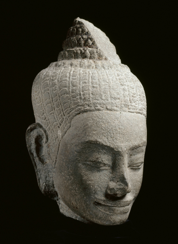 Женская голова, Ангкор, байонский стиль, конец XII - начало XIII века