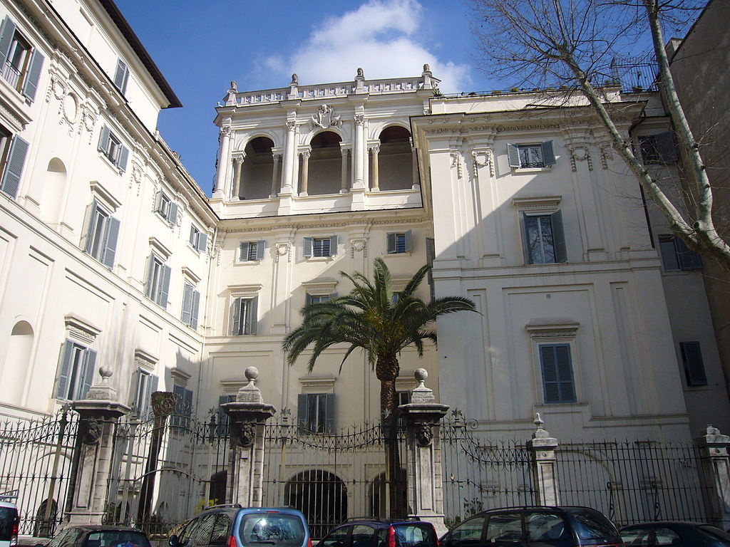 Палаццо Фальконьери (Palazzo Falconieri)