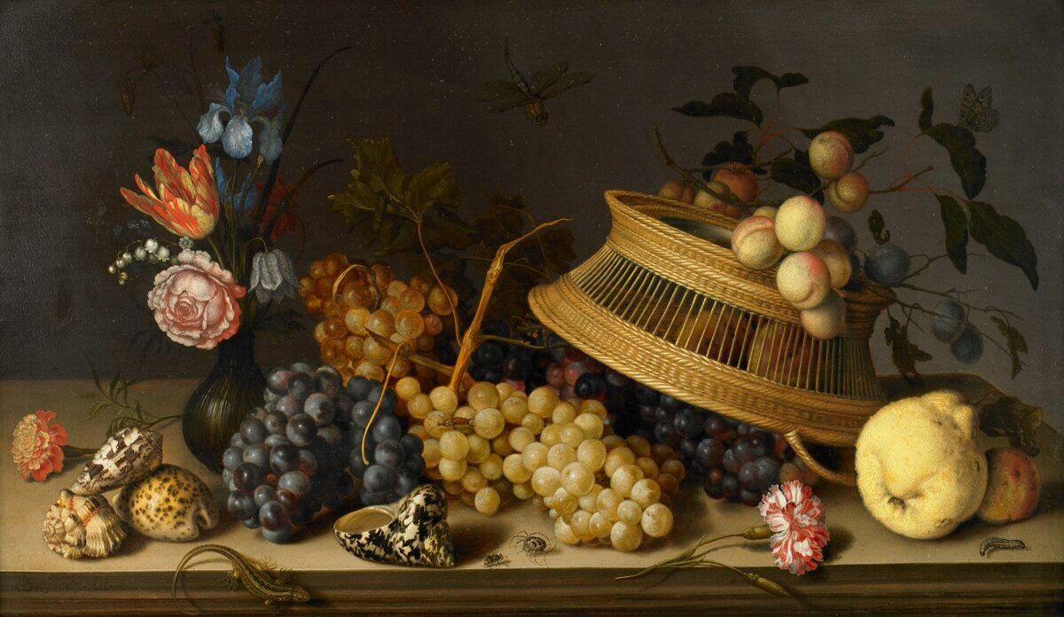 Балтазар ван дер Аст. Натюрморт с цветами в вазе, перевернутой корзиной, фруктами и раковинами
