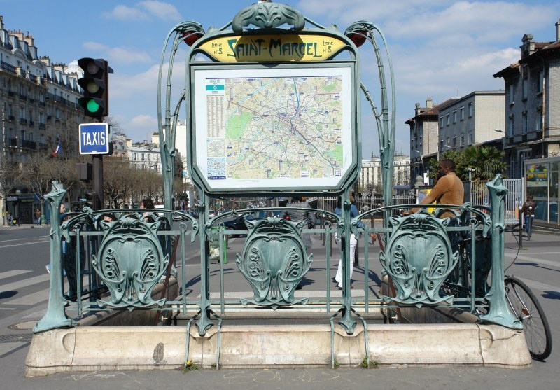 Вход в метро "Сен-Марсель", Париж