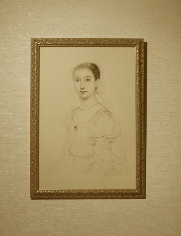 Портрет молодой женщины, окутанной в дымку
